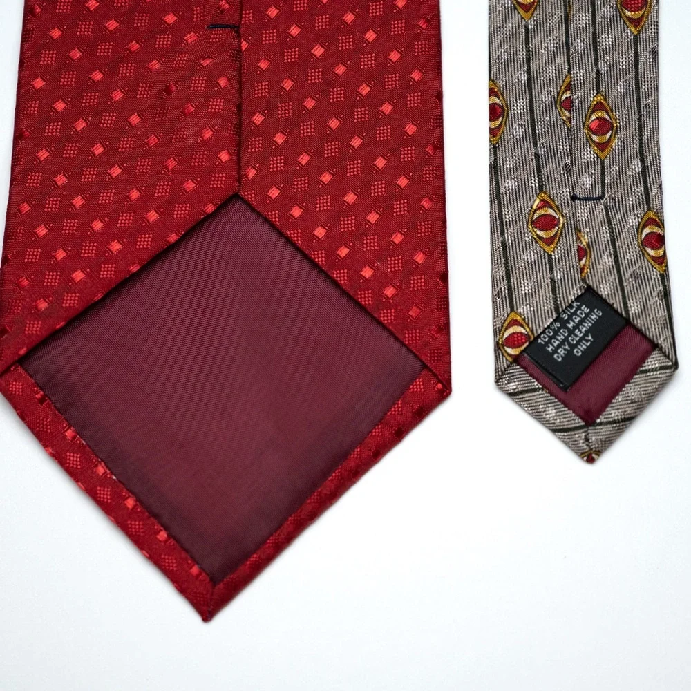 Vintage Antonia Collection Red and Gray Silk Men's Necktie,‎ Abstract Unique EUC